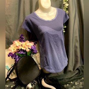 ‼️3/$33‼️✨🎀PUMA LILAC TRAINING SHIRT🎀✨